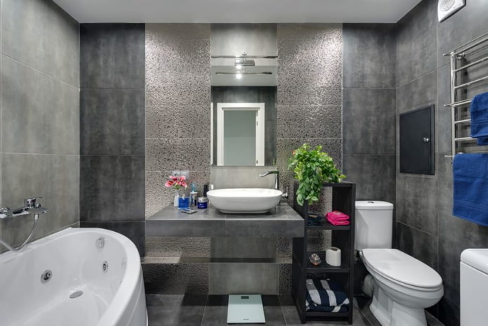 graue Fliesen im Badezimmer