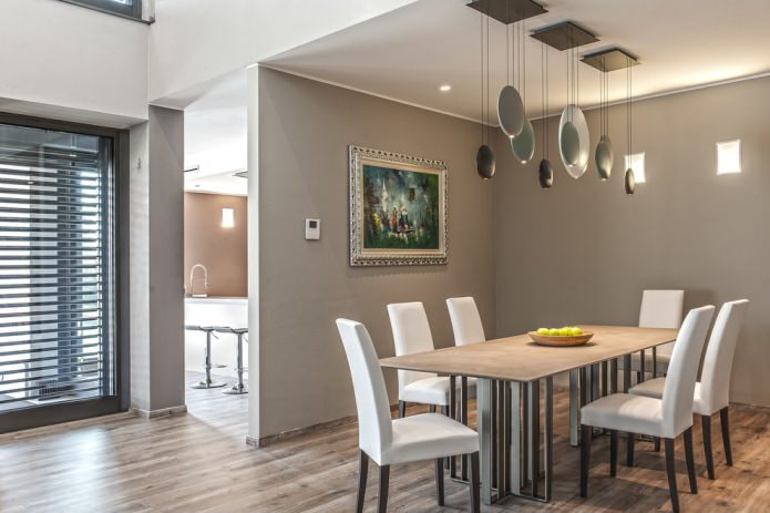 Graue Wände im Esszimmer