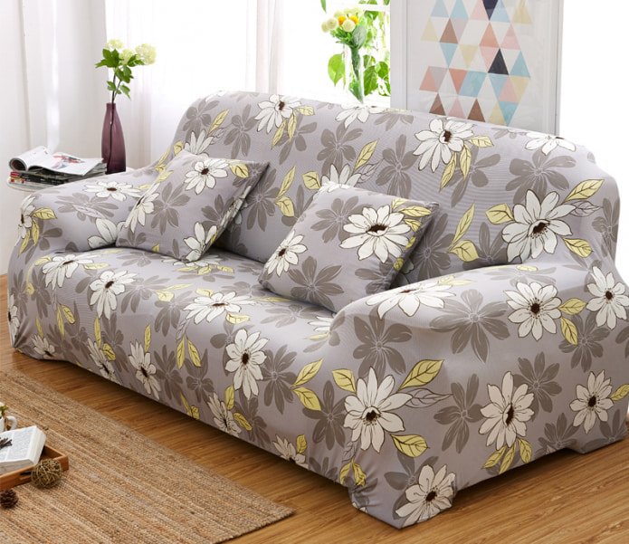 Blumenmuster auf dem Sofa