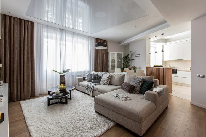 Kombinierte weiß-graue Deckenstruktur im Wohnzimmer