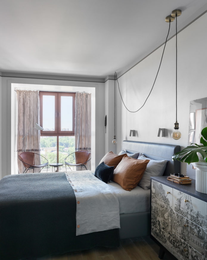 Hellgraue Deckenstruktur im Schlafzimmer