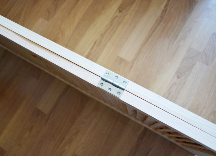 Scharniere anprobieren