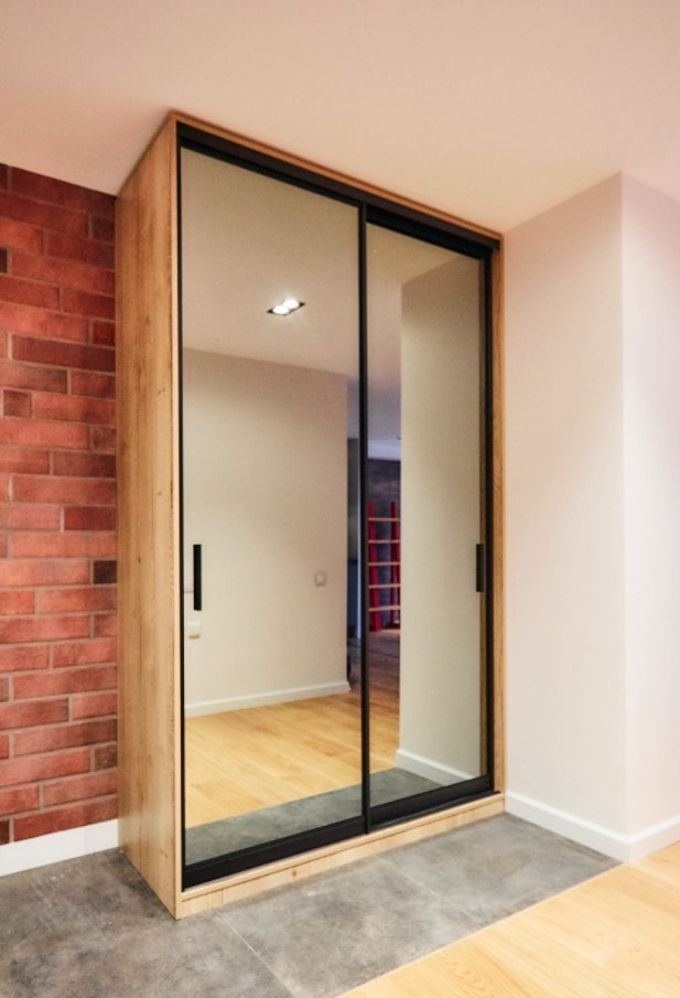 Teileinbauschrank