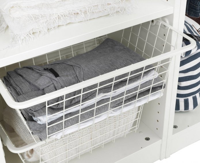 Körbe im Schrank