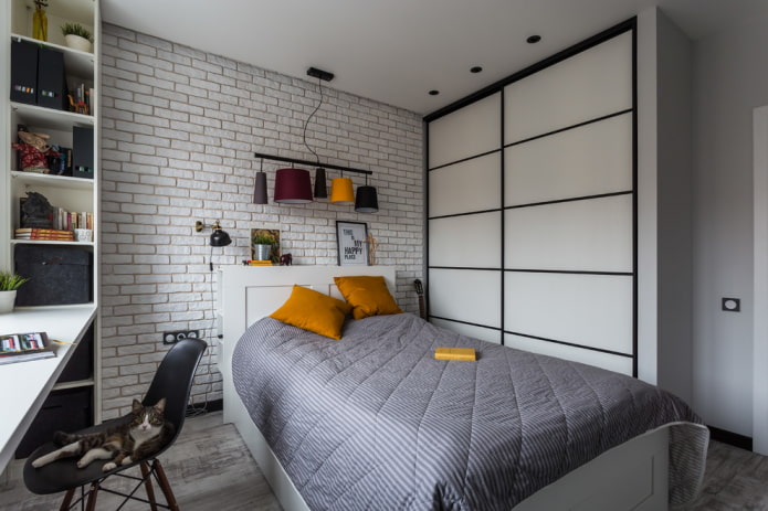 Kleiderschrank im Schlafzimmer