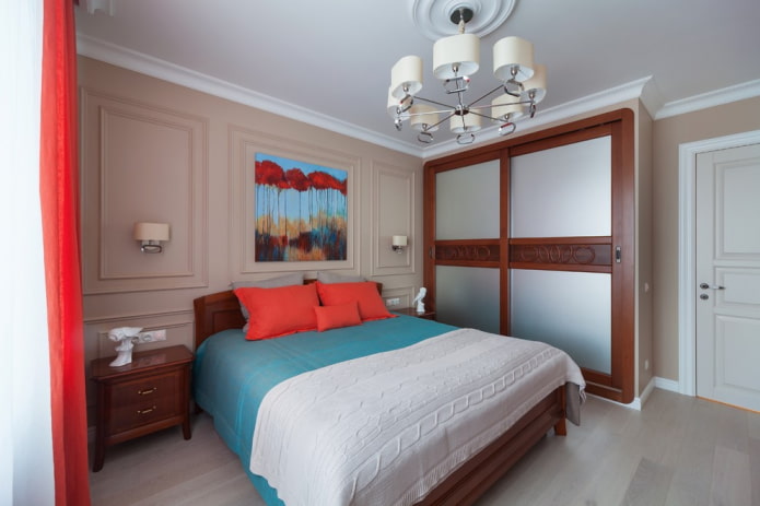 Kleiderschrank im Schlafzimmer