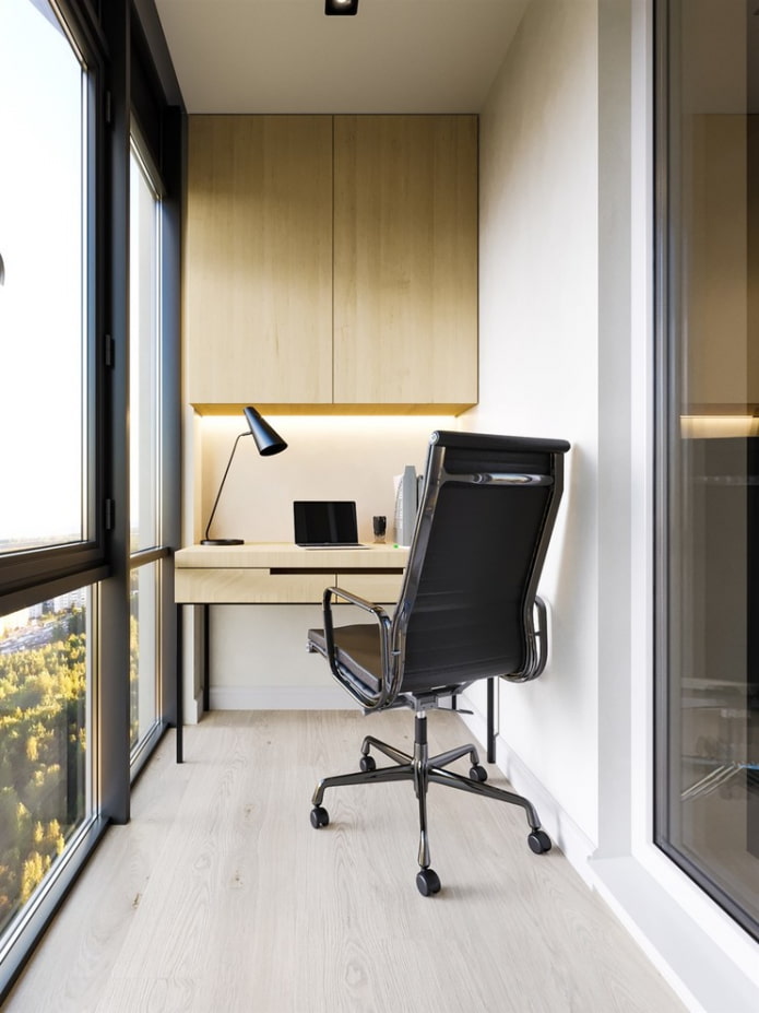 Wandschrank mit Türen