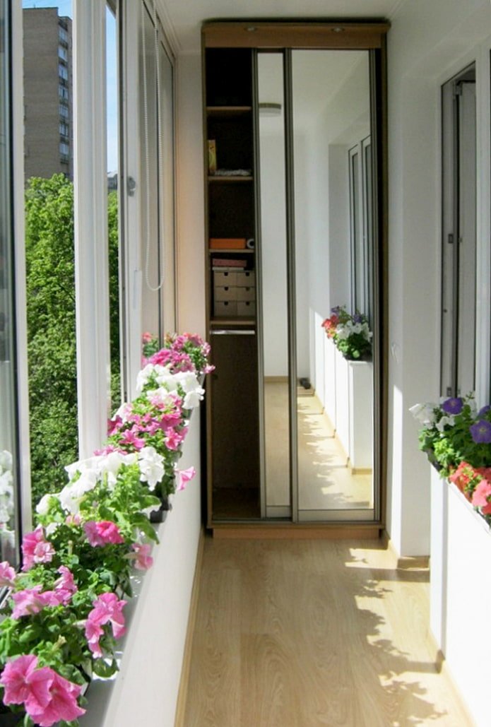 Spiegelkleiderschrank
