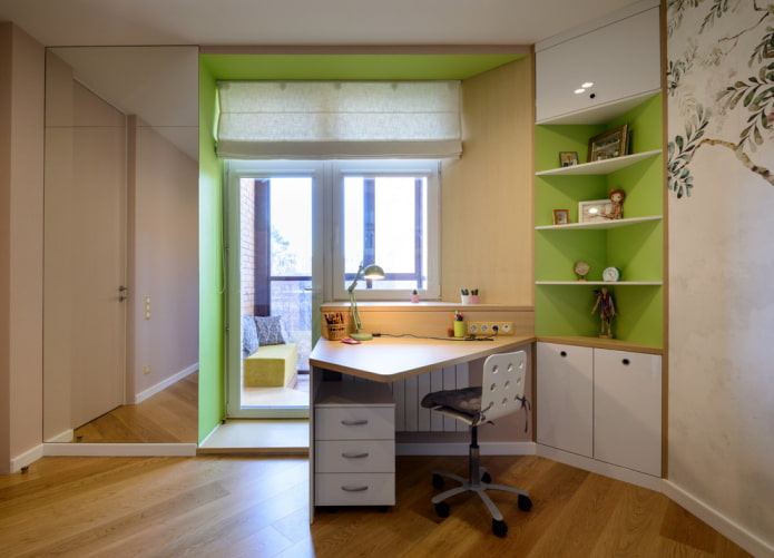 Eckschrank im Innenraum des Kinderzimmers