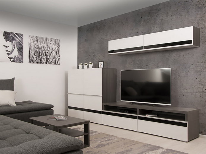 Garderobenschrank im Inneren der Halle im minimalistischen Stil