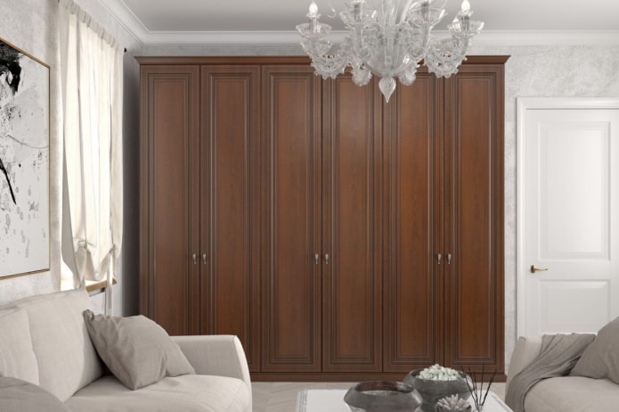 Garderobe im Inneren des Flurs