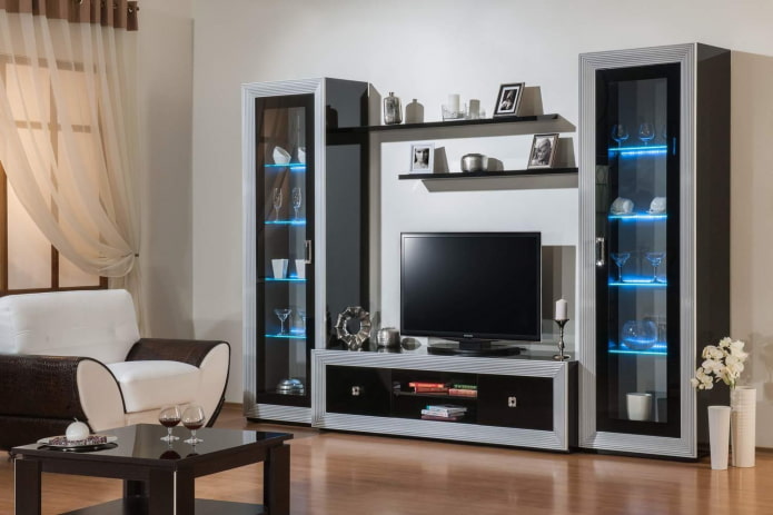 Kleiderschrank im Wohnzimmer