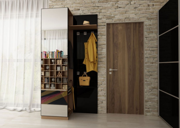 Hochschrank im Inneren des Flurs