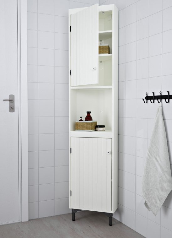 Eckschrank im Toiletteninneren