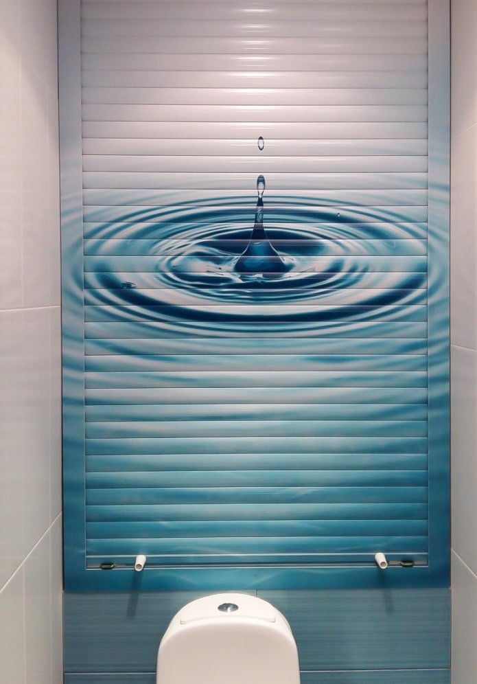 Rollläden in der Toilette