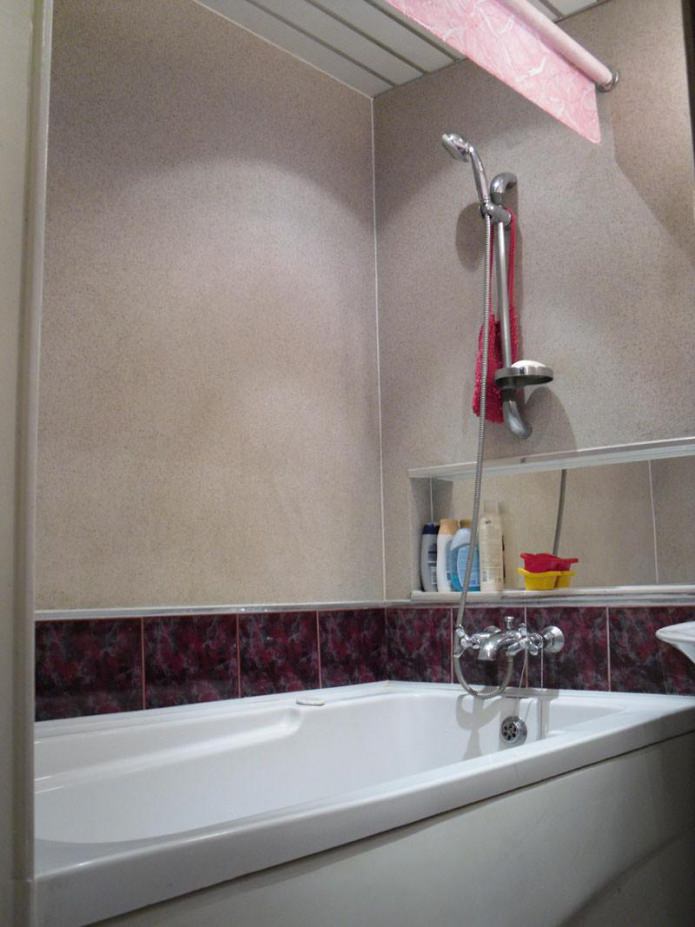 Rollo für das Badezimmer