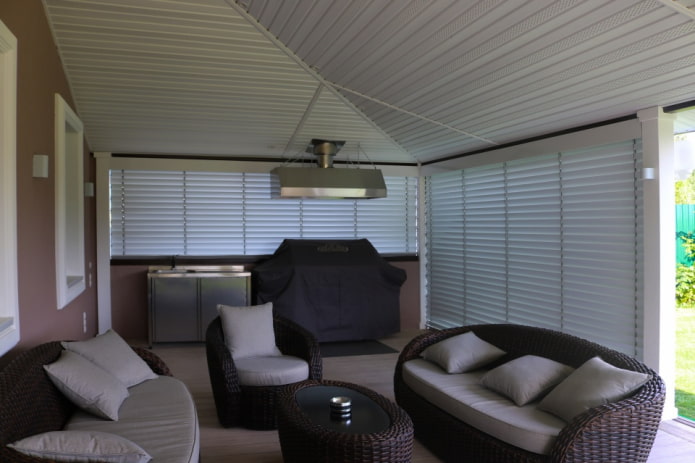 Lamellenjalousien für die Veranda