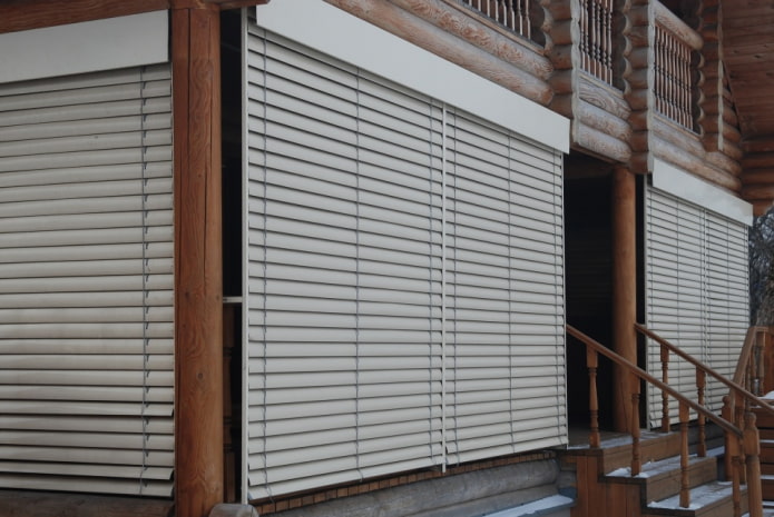 Lamellenjalousien für die Veranda