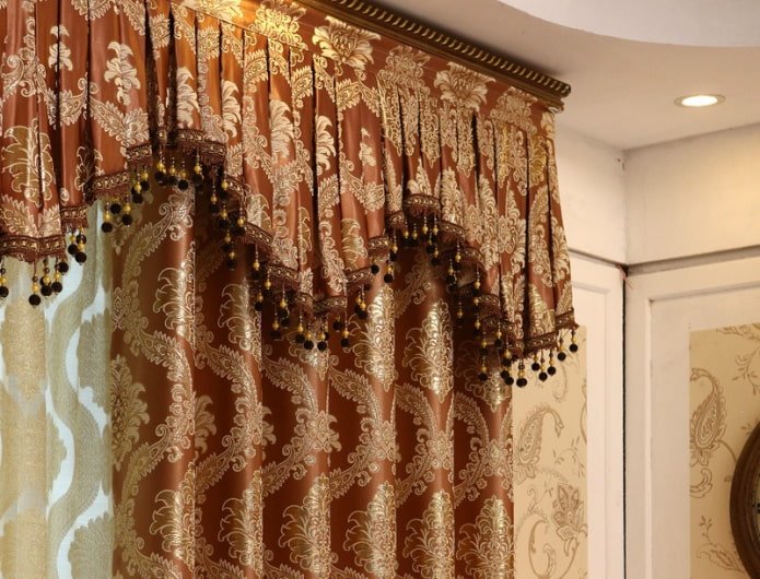 Jacquard-Lambrequin