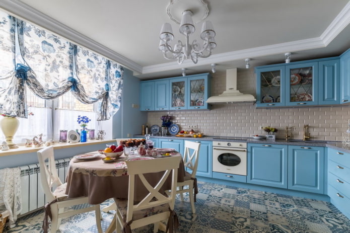 Vorhänge mit Blumendruck im Provence-Stil