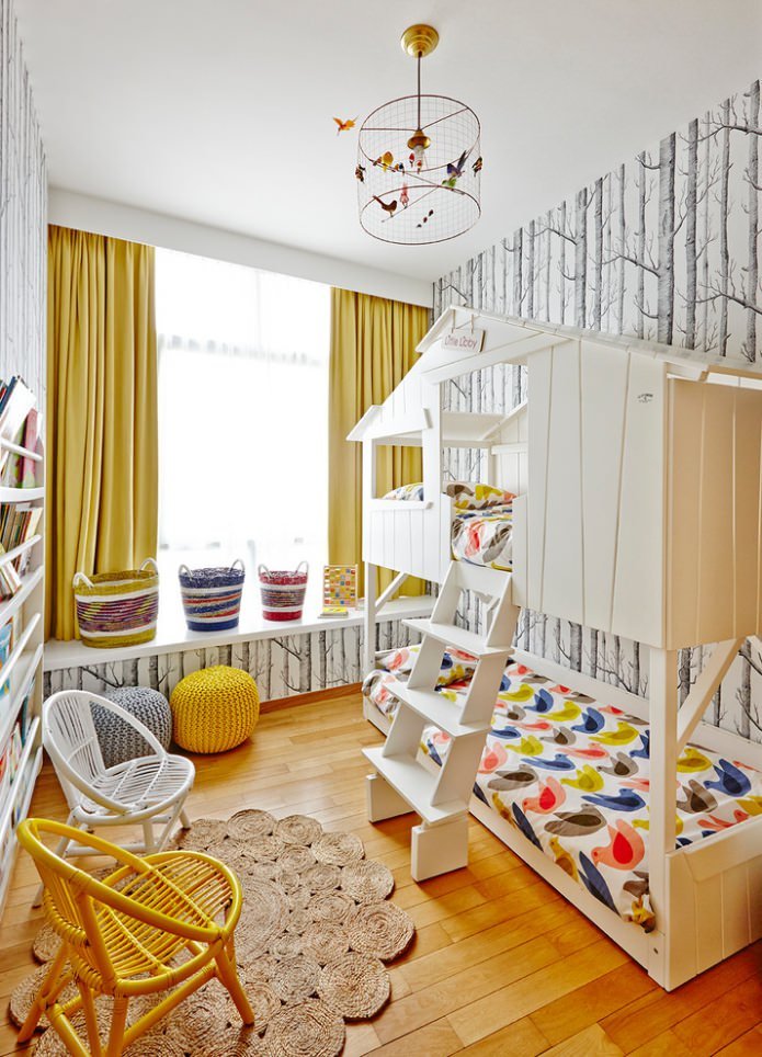 gelbe Vorhänge im Kinderzimmer