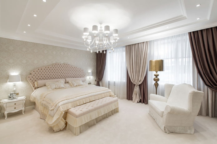 Mehrstufige Decke