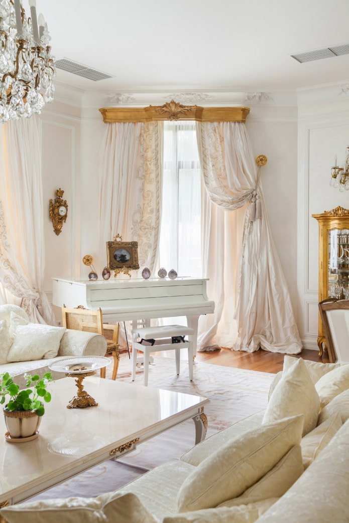 Klassische Vorhänge im Wohnzimmer