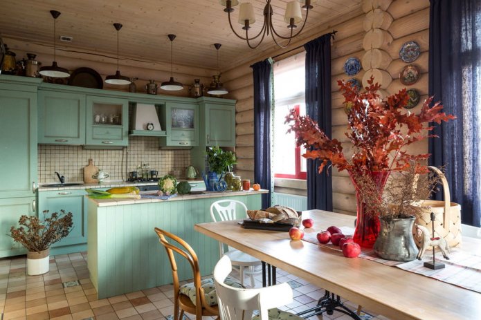 Landhausküche im Inneren des Hauses