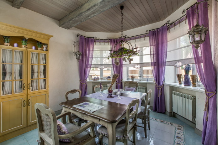Vorhänge mit Haken im Provence-Stil