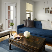 Wie verwendet man ein blaues Sofa im Innenraum?-3