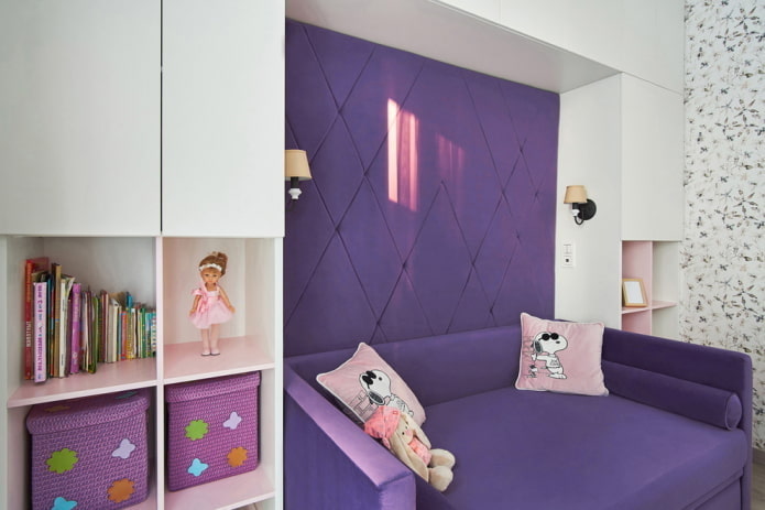 Lila-weißes Kinderzimmer