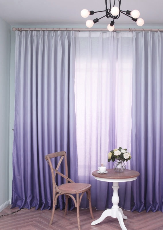 lila Vorhänge mit Ombre-Effekt