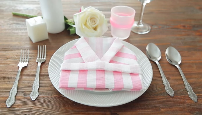 Serviette für einen festlichen Tisch