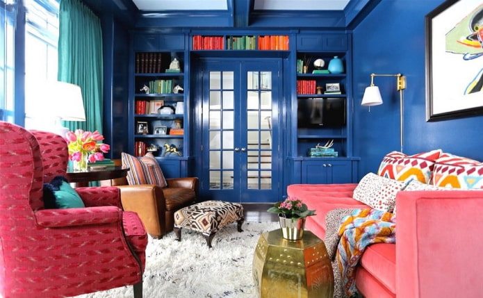 blaue Wände im Wohnzimmer