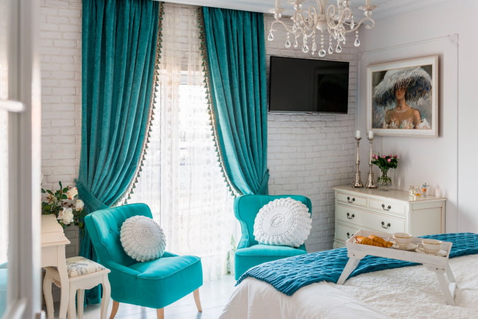 Türkisfarbene Akzente im Schlafzimmer