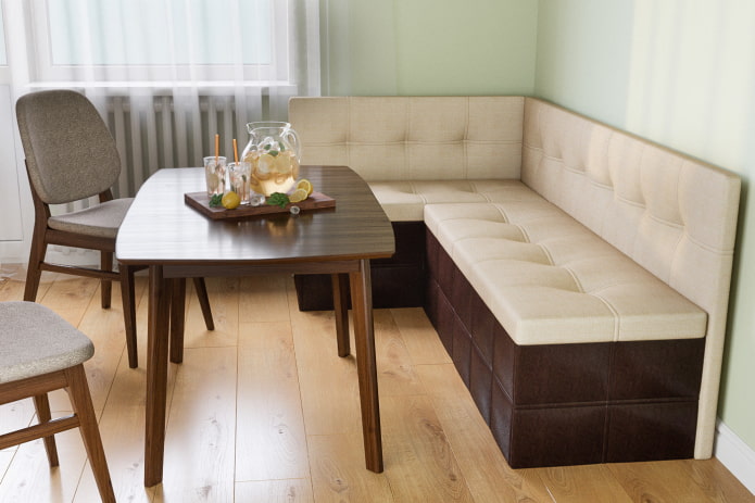 Möbelecke im Kücheninterieur