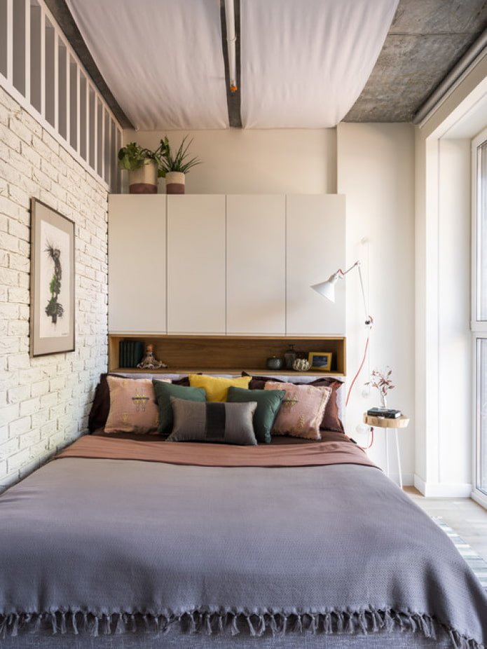 längliches Schlafzimmer
