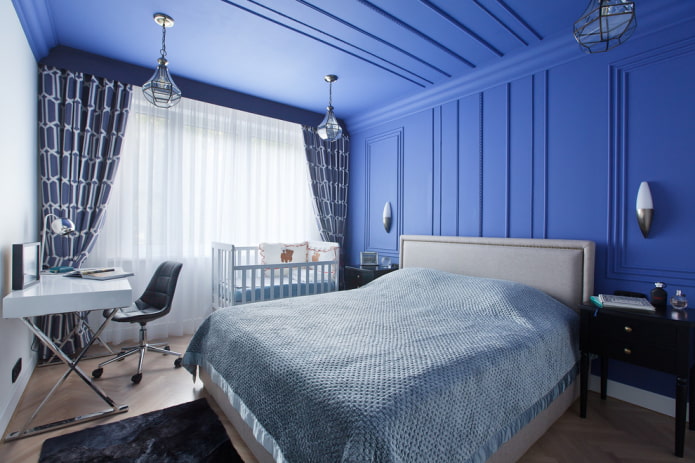 Elternbereich in einem Schlafzimmer kombiniert mit einem Kinderzimmer