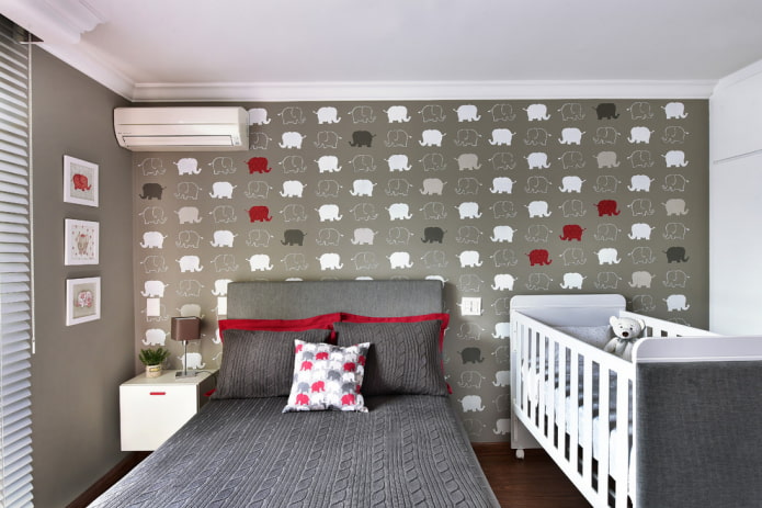 Design eines kleinen Schlafzimmers kombiniert mit einem Kinderzimmer