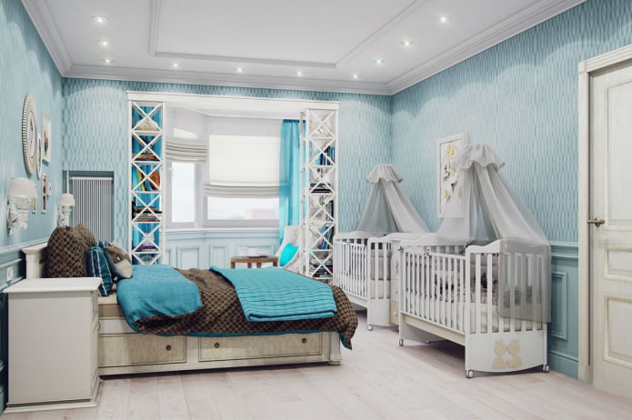 Babybett im Schlafzimmer