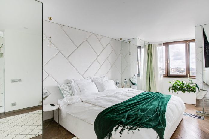 modernes Schlafzimmer mit weißer Decke