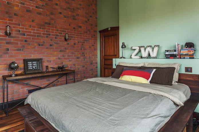 Wanddekoration im Schlafzimmer im Industriestil