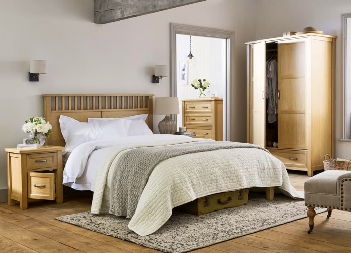 Schlafzimmerset mit Kleiderschrank