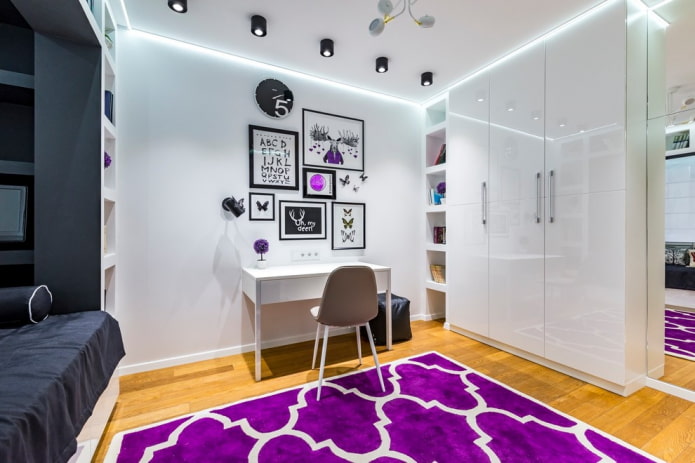 Spots im Kinderzimmerdesign