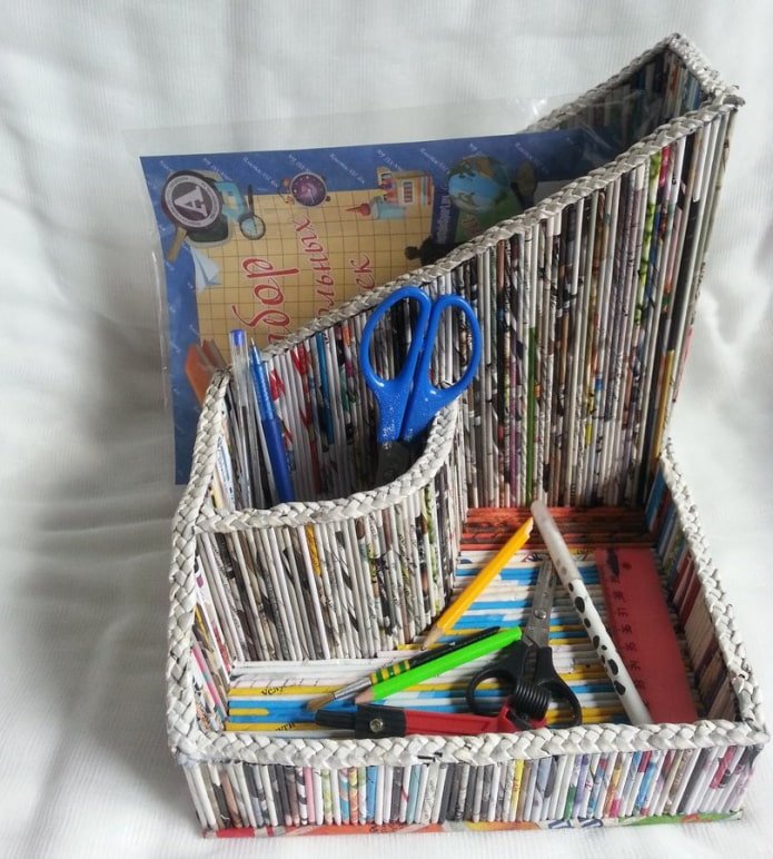 Organizer aus Zeitschriftenröhren