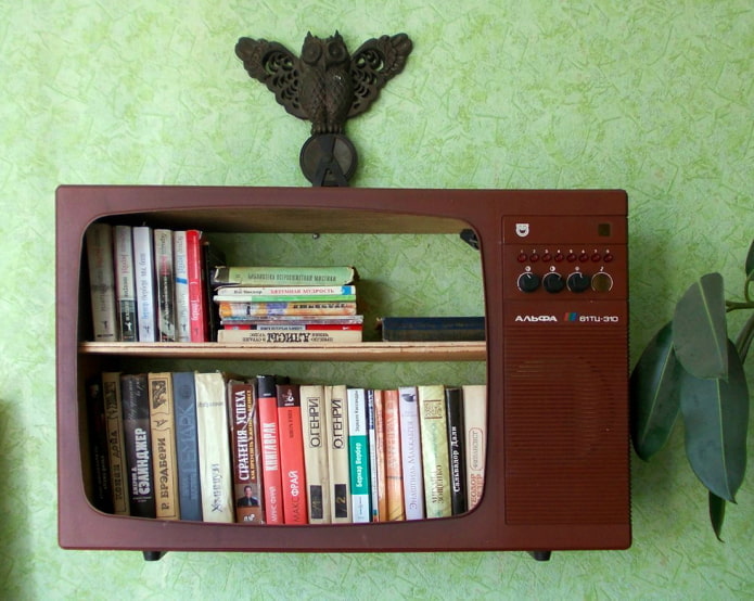 Bücherregal
