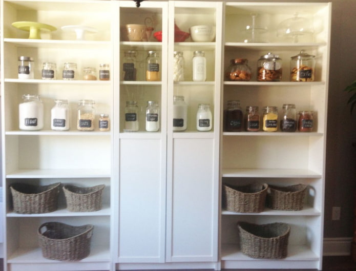 Sideboard aus einem Regal