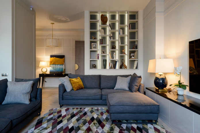 Trennwand in Form eines Regals im Wohnzimmer