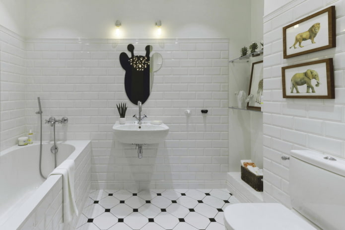 weiße Wände im Badezimmer