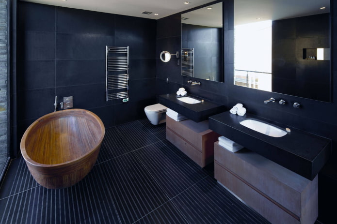 schwarze Wände im Badezimmerinterieur